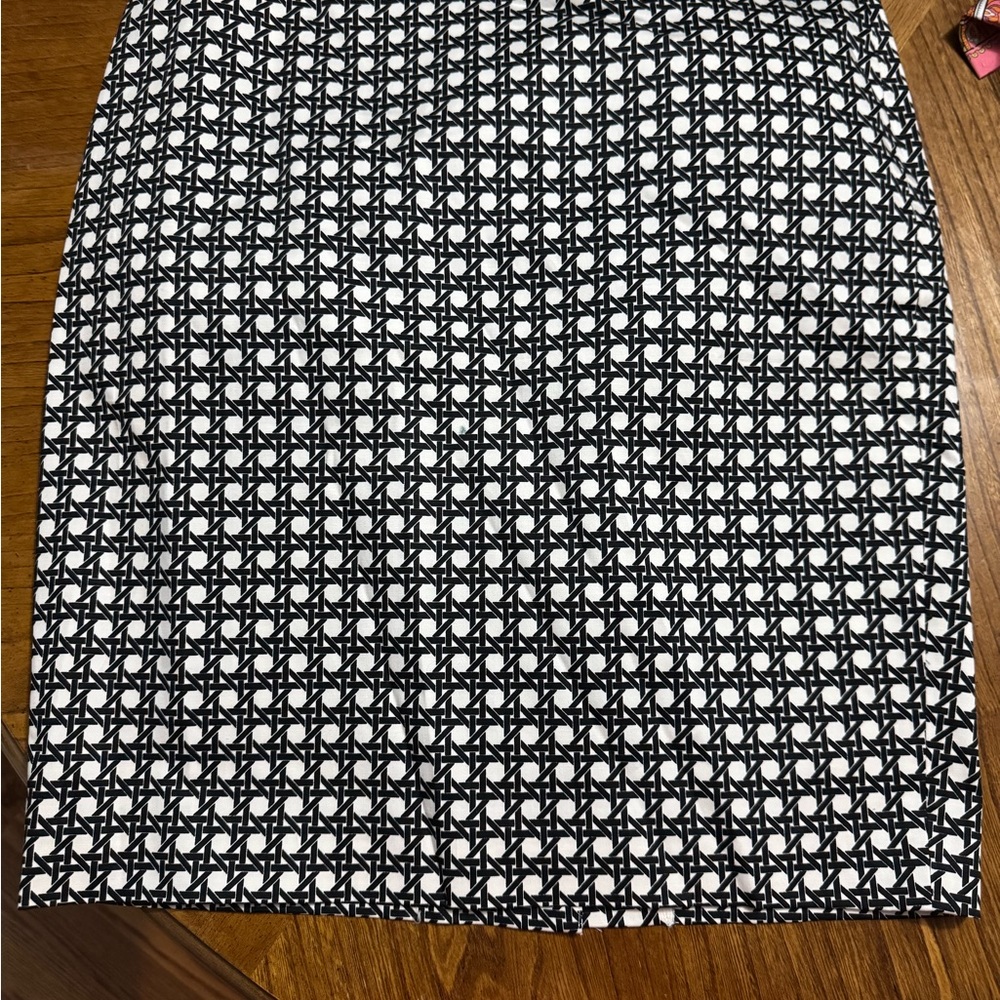 Ann Taylor Black and White Geometric Pencil Skirt